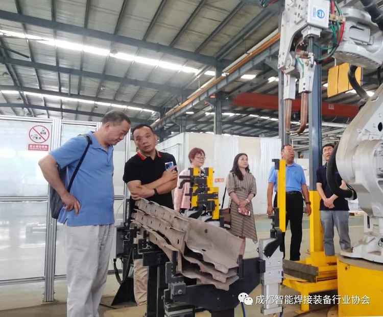 协会服务团队走访调研会员单位 (6).jpg 协会服务团队走访调研会员单位 (6).jpg